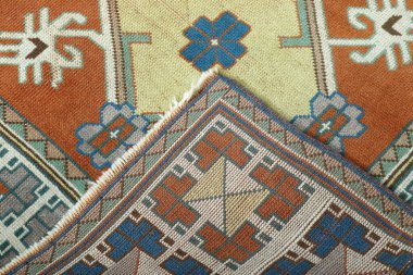 Dokuma halıların desenleri ve renkleri