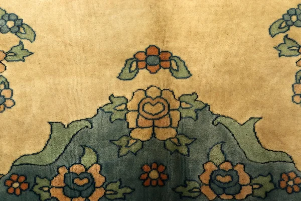 Dokuma halıların desenleri ve renkleri