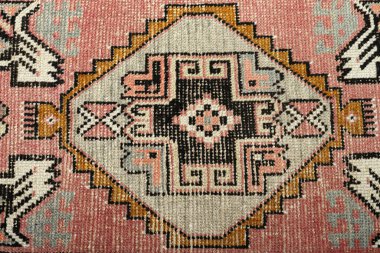 Dokuma halıların desenleri ve renkleri