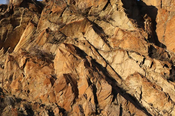 Rochas Colinas Camadas Superfície Uma Cor Castanha Pedra Natural — Fotografia de Stock