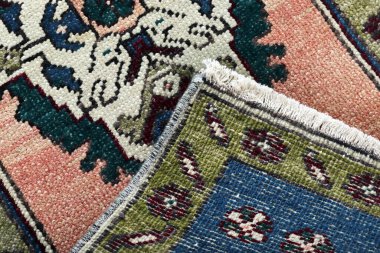 Dokuma halıların desenleri ve renkleri