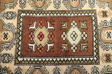 Dokuma halıların desenleri ve renkleri