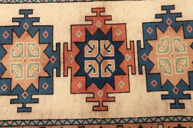 Dokuma halıların desenleri ve renkleri