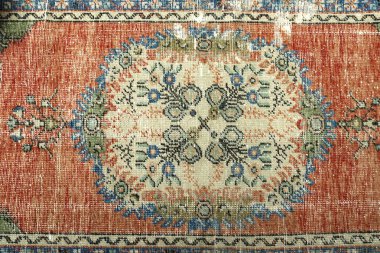 Dokuma halıların desenleri ve renkleri