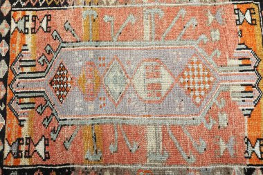 Dokuma halıların desenleri ve renkleri