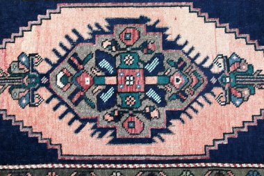 Dokuma halıların desenleri ve renkleri