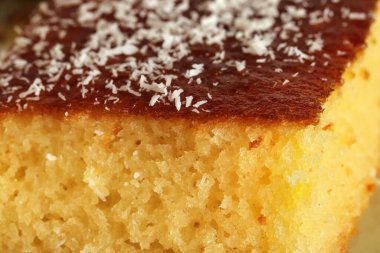 Ev yapımı şuruplu tatlı. Revani. Türk çölleri.