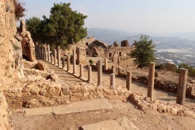 Syedra, Antalya ilinin Alanya ilçesine bağlı antik bir şehirdir. Türkiye.