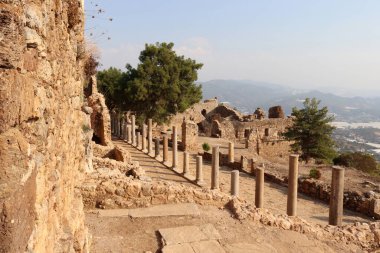 Syedra, Antalya ilinin Alanya ilçesine bağlı antik bir şehirdir. Türkiye.