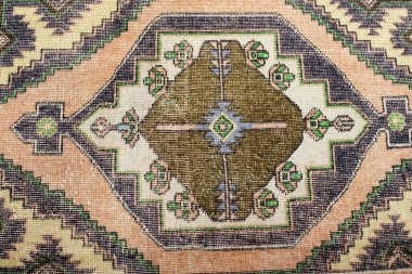 Dokuma halıların desenleri ve renkleri