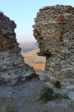 Eski bir şatonun kalıntıları: Takkeli Dağı Konya Türkiye
