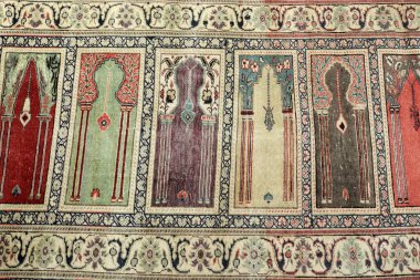 Dokuma halıların desenleri ve renkleri