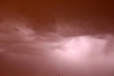 Gece gökyüzünde şimşek çakıyor, doku ve arkaplan