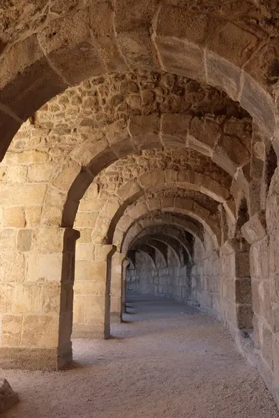 Aspendos, Hindi. İkinci yüzyıl Roma tiyatrosu