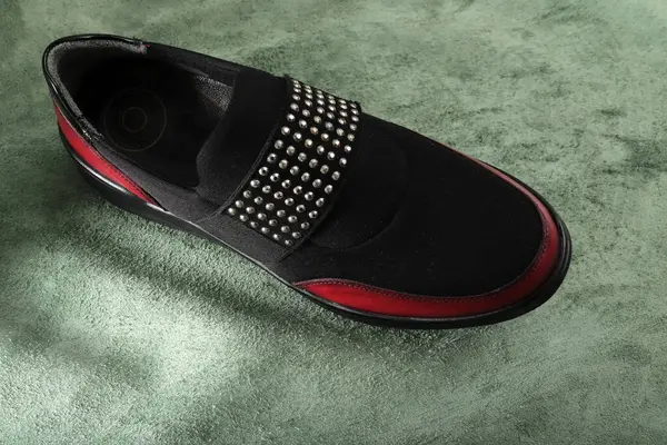 Rahat ve şık kadın ayakkabıları.