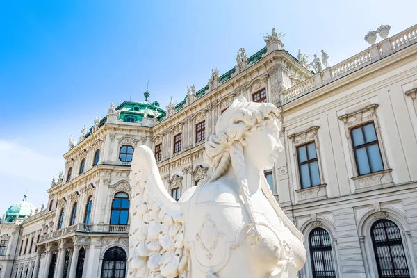 Вена Австрия Октября 2022 Года Сфинксская Скульптура Заднем Плане Верхнего — стоковое фото