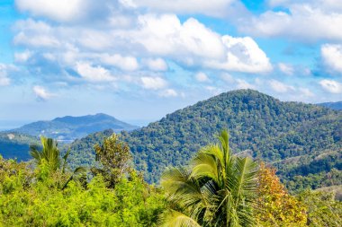 Hint Okyanusu 'nun, Phuket Adası' nın, Tayland 'ın tropikal kıyılarının güzel manzarası