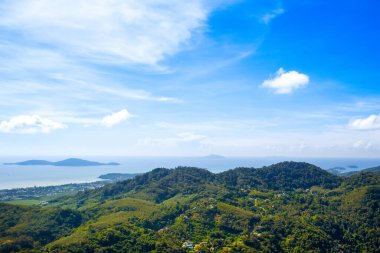 Hint Okyanusu 'nun, Phuket Adası' nın, Tayland 'ın tropikal kıyılarının güzel manzarası