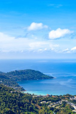 Hint Okyanusu 'nun, Phuket Adası' nın, Tayland 'ın tropikal kıyılarının güzel manzarası