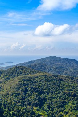 Hint Okyanusu 'nun, Phuket Adası' nın, Tayland 'ın tropikal kıyılarının güzel manzarası