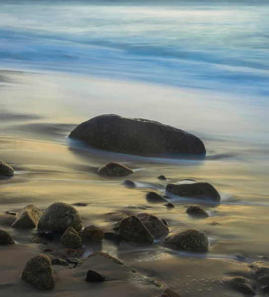 日落时分 康沃尔森南湾风景秀丽 天色阴郁 海风漫漫 — 图库照片