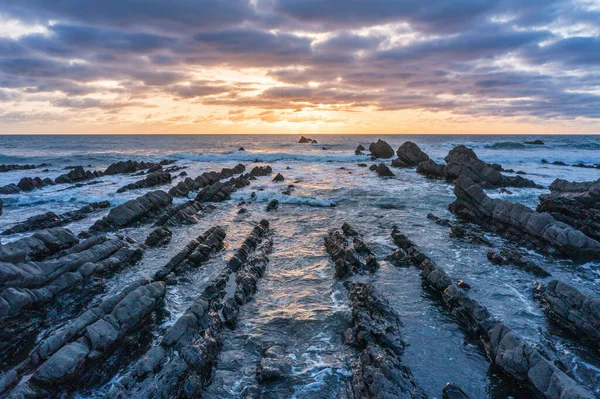 Mooie Drone Landschap Zonsondergang Beeld Van Welcombe Mouth Beach Devon — Stockfoto