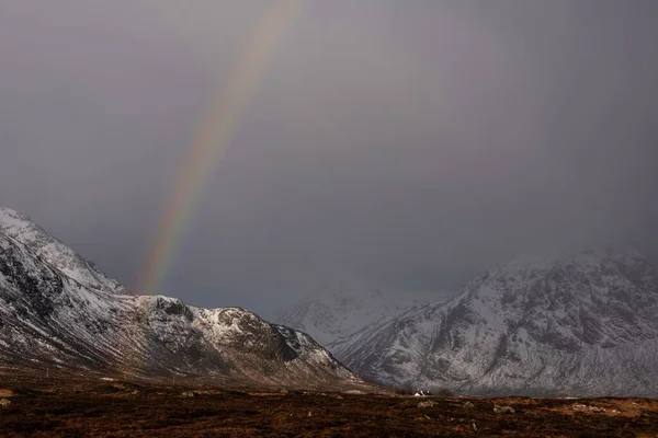 Prachtig Landschapsbeeld Van Levendige Regenboog Voor Bergen Schotse Hooglanden Rannoch — Stockfoto