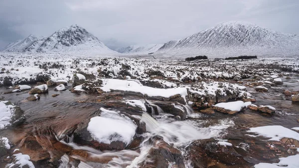 Beautiful Winter Landscape Image River Etive Foreground Iconic Snowcapped Stob — Stock Photo, Image