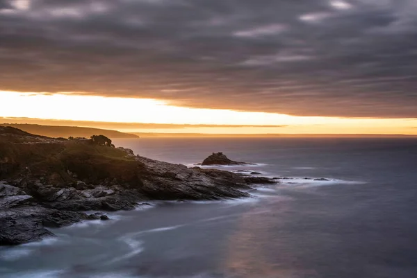 Moody Landscape Sunrise Image Prussia Cove Cornwall England Atmospheric Sky — Stock Photo, Image