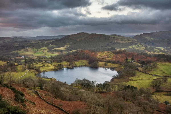 Beautiful Winter Sunrise Golden Hour Landscape View Loughrigg Fell Countryside — Foto Stock
