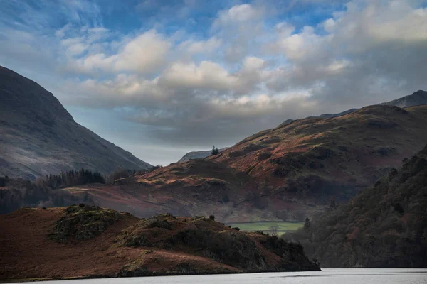 Prachtig Winter Landschap Uitzicht Bergketens Rond Ullswater Lake District Gezien — Stockfoto