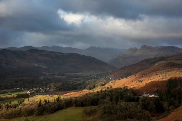 Beautiful Winter Sunrise Golden Hour Landscape View Loughrigg Fell Countryside — Stock Photo, Image