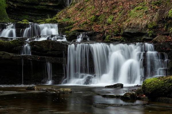 Beautiful Peaceful Landscape Image Scaleber Force Waterfall Yorkshire Dales England — Fotografia de Stock