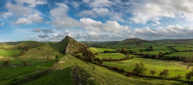 Parkhouse Hil 'in manzarası sonbaharın başlarında Chrome Hill' den izlendi.