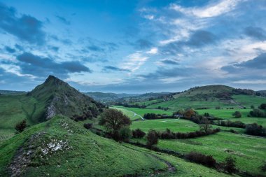 Parkhouse Hil 'in manzarası sonbaharın başlarında Chrome Hill' den izlendi.