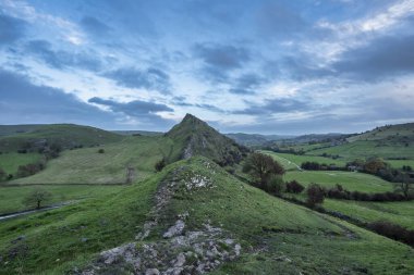 Parkhouse Hil 'in manzarası sonbaharın başlarında Chrome Hill' den izlendi.