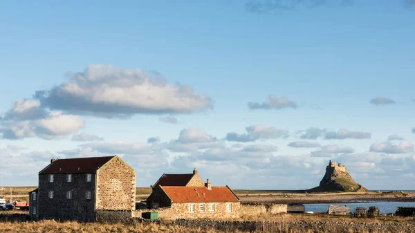 Ohromující Krajinný Obraz Lindisfarne Holy Island Northumberlandu Anglie Během Náladového — Stock fotografie