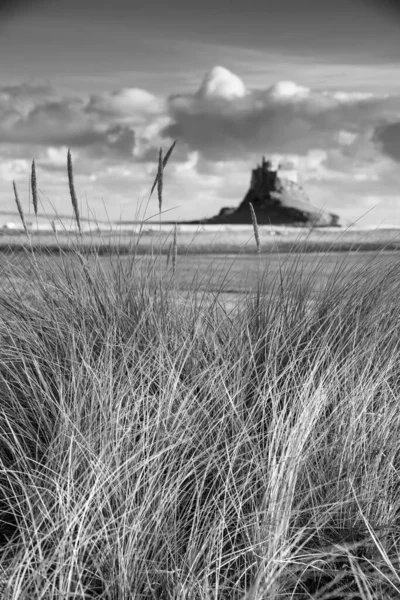 Prachtig Landschap Zwart Wit Beeld Van Lindisfarne Holy Island Northumberland — Stockfoto