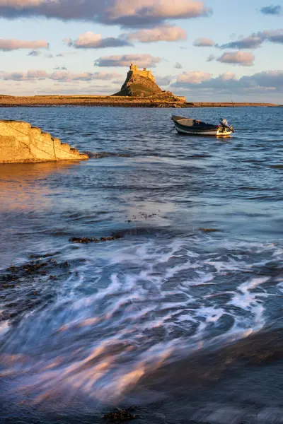 Потрясающее Пейзажное Изображение Линдисфарна Святого Острова Нортумберленде Англия Капризный Зимний — стоковое фото