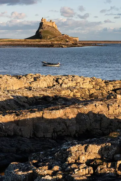 Lenyűgöző Tájkép Lindisfarne Szent Sziget Northumberland Anglia Idején Hangulatos Téli Stock Fotó