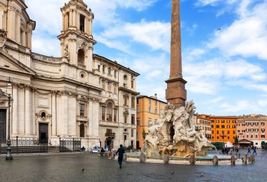 Navona Meydanı, Roma, İtalya 'daki Dört Nehir Çeşmesi (Fontana dei Quattro Fiumi).