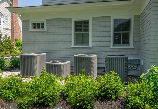 Légkondicionálásra Modern Ház Fűtésére Egyaránt Használt Hőszivattyúk — Stock Fotó