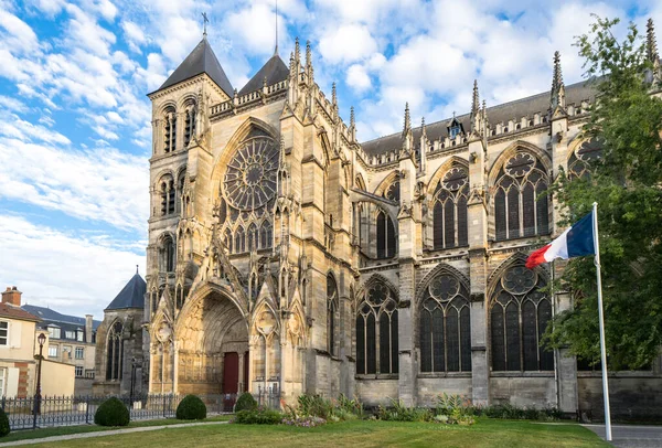 프랑스어 Catheastale Saint Etienne Chalons 프랑스 샹파뉴에 가톨릭 교회이다 — 스톡 사진