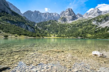 Seebensee Gölü ve Dragonkopf Tepesi, Ehrwald, Avusturya