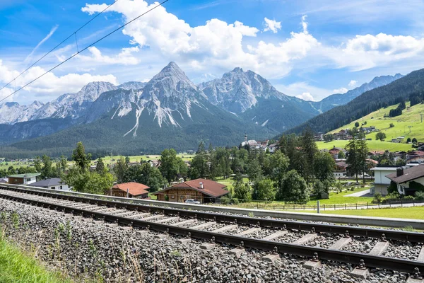Železnice Nádhernou Horou Zugspitze Pozadí Ehrwald Německo — Stock fotografie