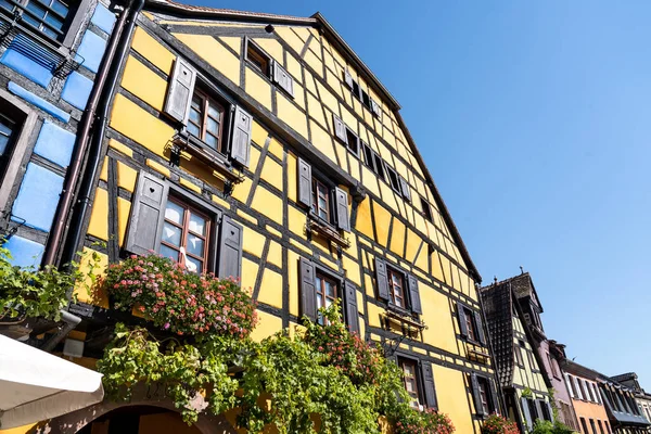 Färgglada Korsvirkeshus Riquewihr Alsace Frankrike — Stockfoto