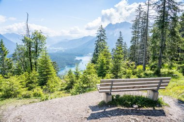 Yazın Eibsee Gölü, Bavyera, Almanya