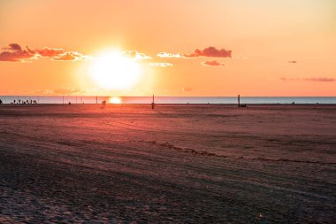 Almanya 'nın Bataklık-Peter-Tarikatı' nda Kuzey Denizi 'nde gün batımından sonra