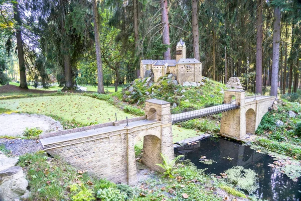 位于捷克共和国Marianske Lazne著名小型公园Boheminium的城堡 — 图库照片