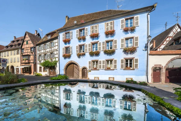 Bunte Fachwerkhäuser Eguisheim Elsass Frankreich — Stockfoto